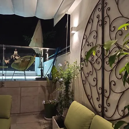 Luxury Penthouse With Private Pool Setas Monument شقة *